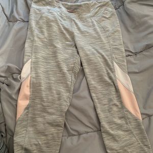 White House black market Leggings Capri